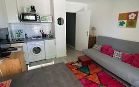 Studio-cabine, accès direct port et plage, les pieds dans l'eau